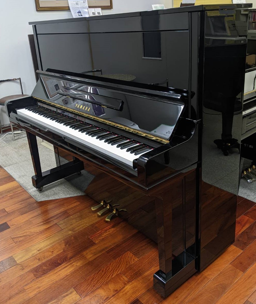 YAMAHA 　アップライトピアノ　HQ300