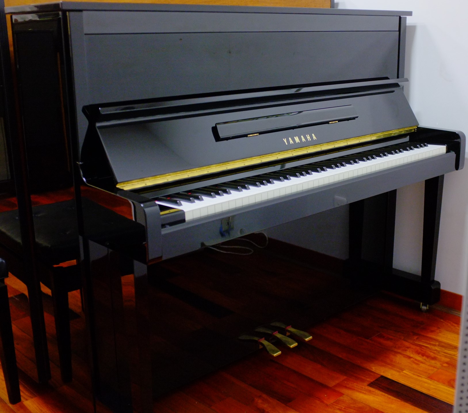 YAMAHA 　アップライトピアノ　SX101RBL